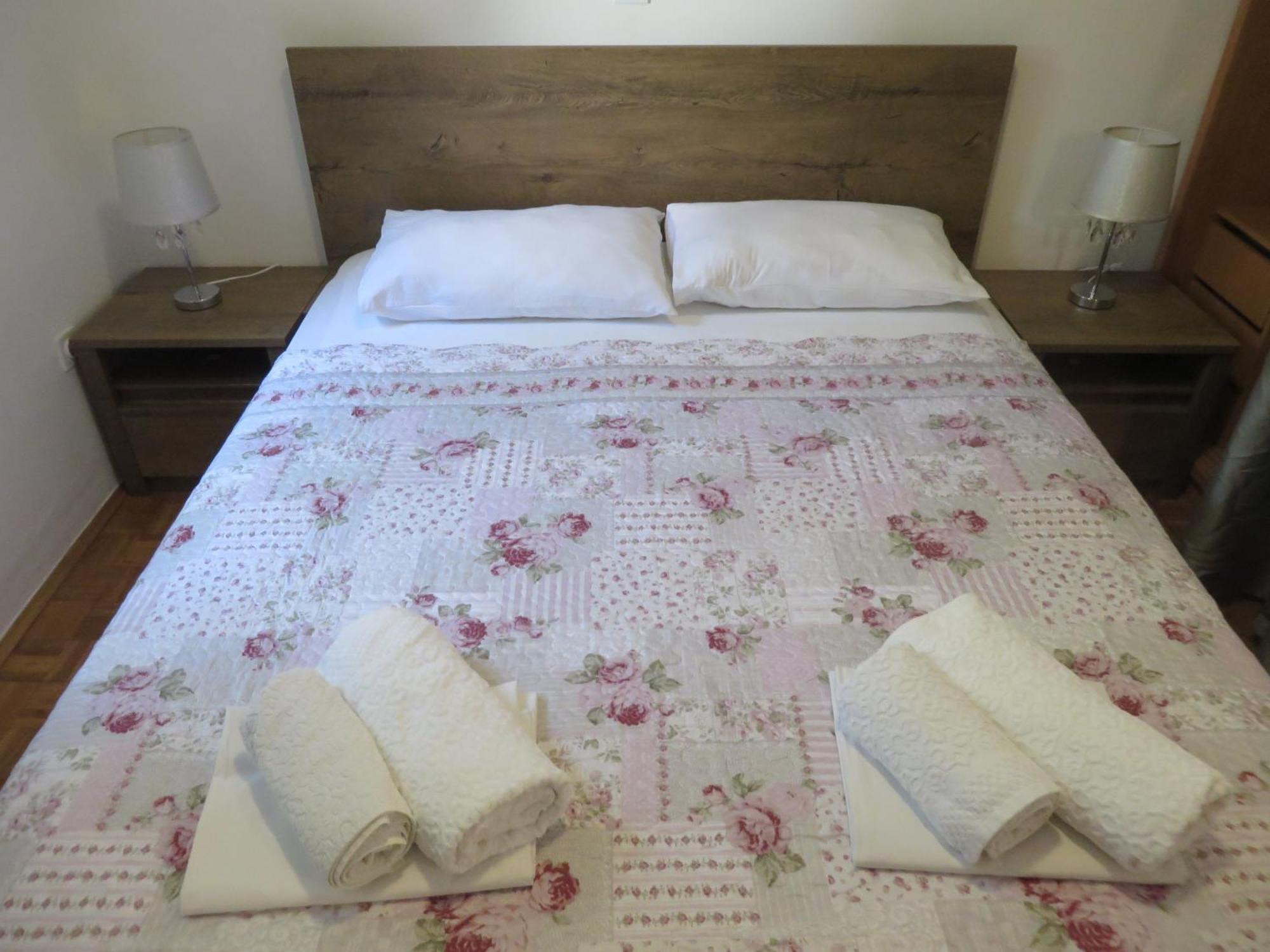 Soline Beach Apartments Biograd Na Moru Oda fotoğraf